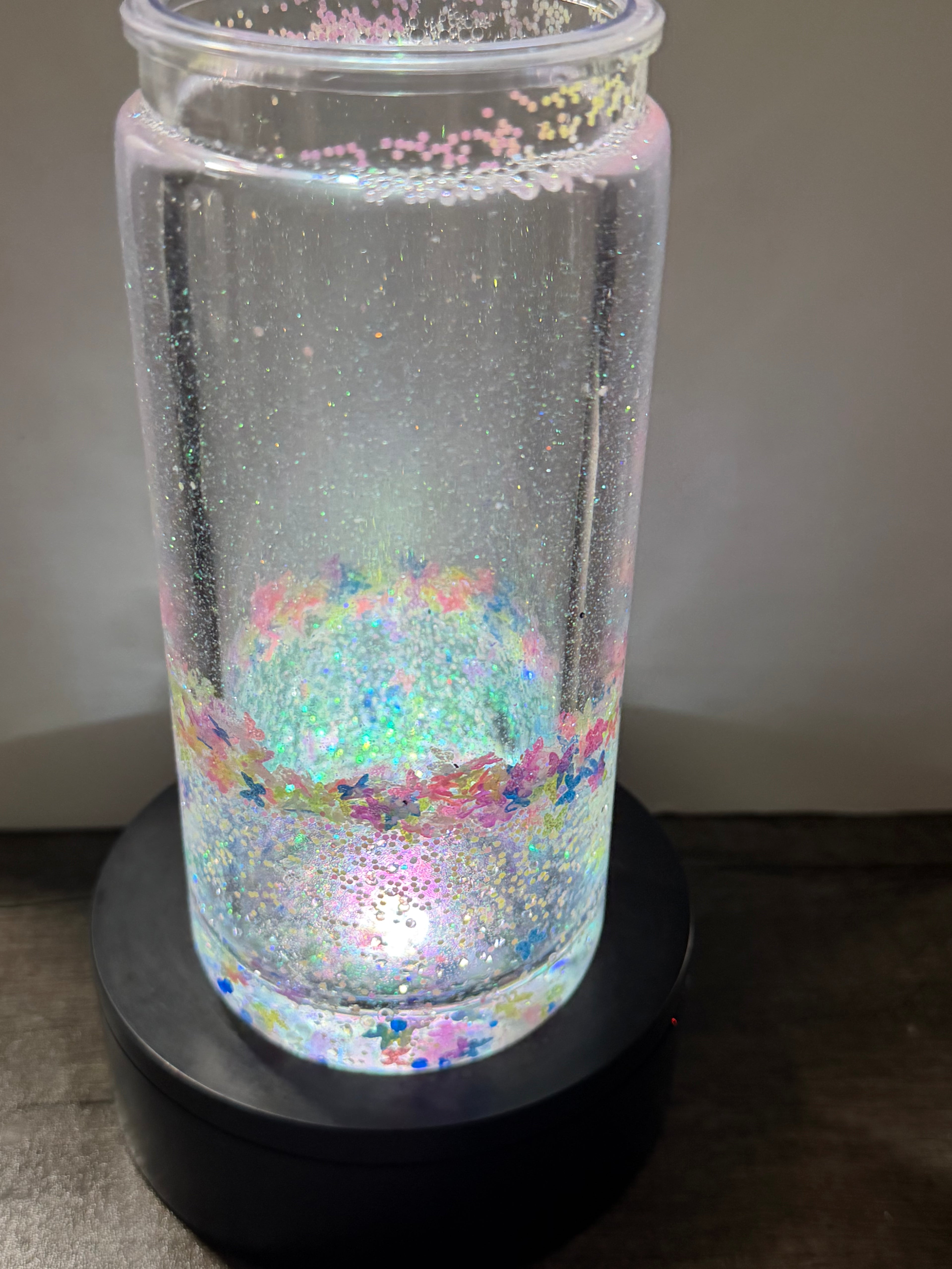 20OZ LIBBY ACRYLIC - CLEAR DUEL LAVA - DANCING BUTTERFLIES W/ DECO LID