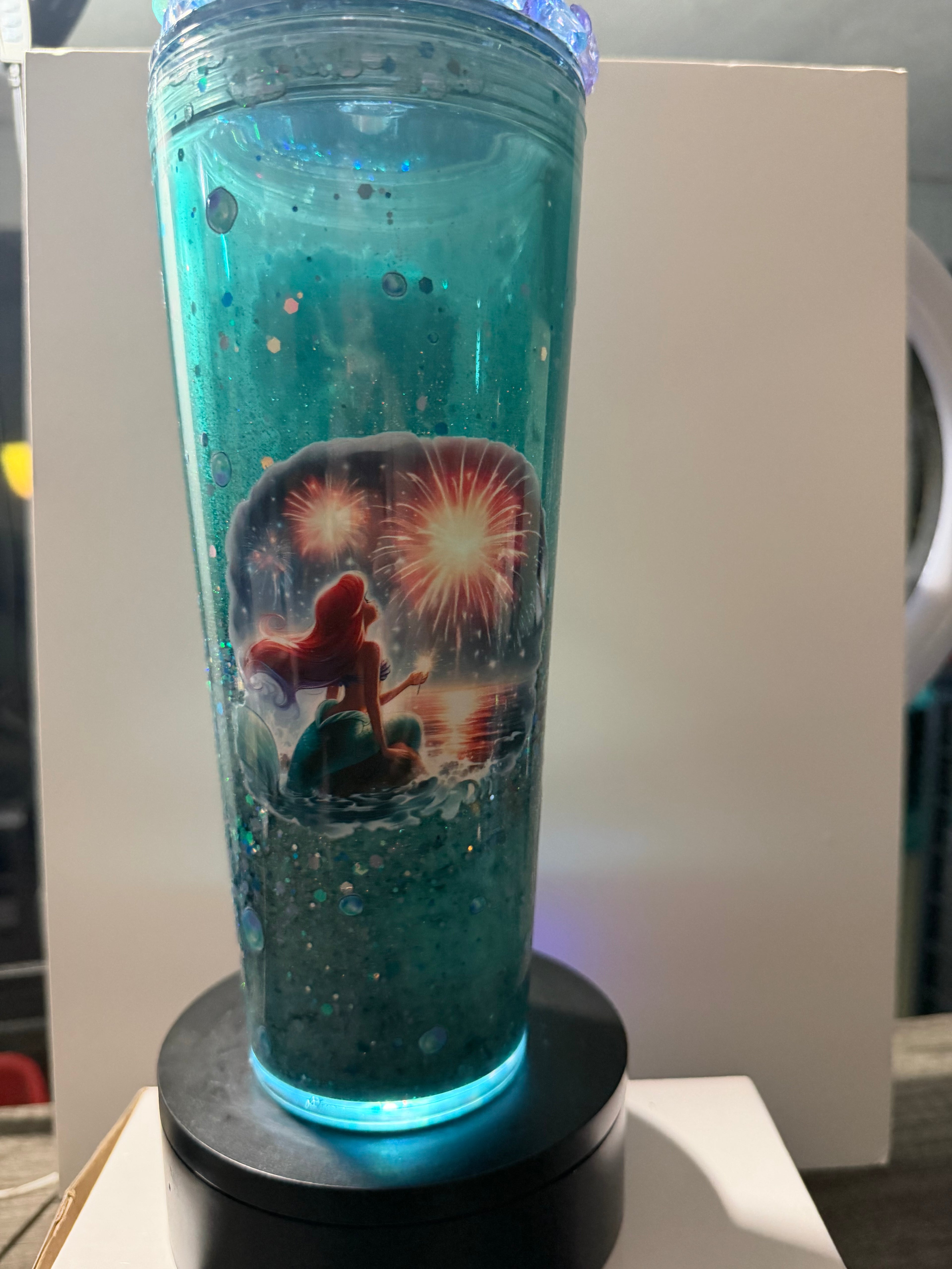 24oz TAPERED CUP - PRINCESS - ARIEL DREAMSCAPES WITH DECO LID