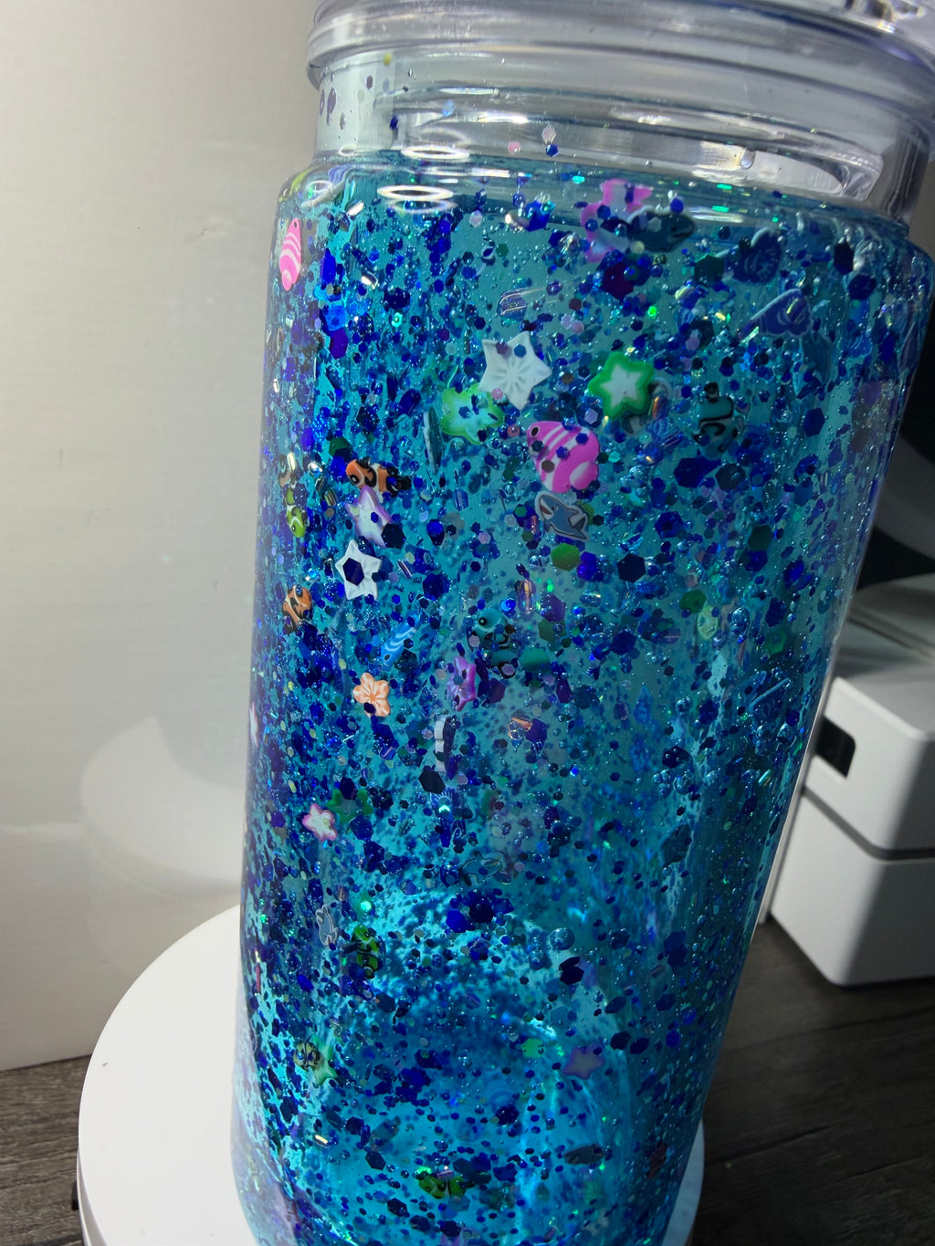 Lighter blue shade Suspended Aquarium cup - 20oz Acrylic Libby