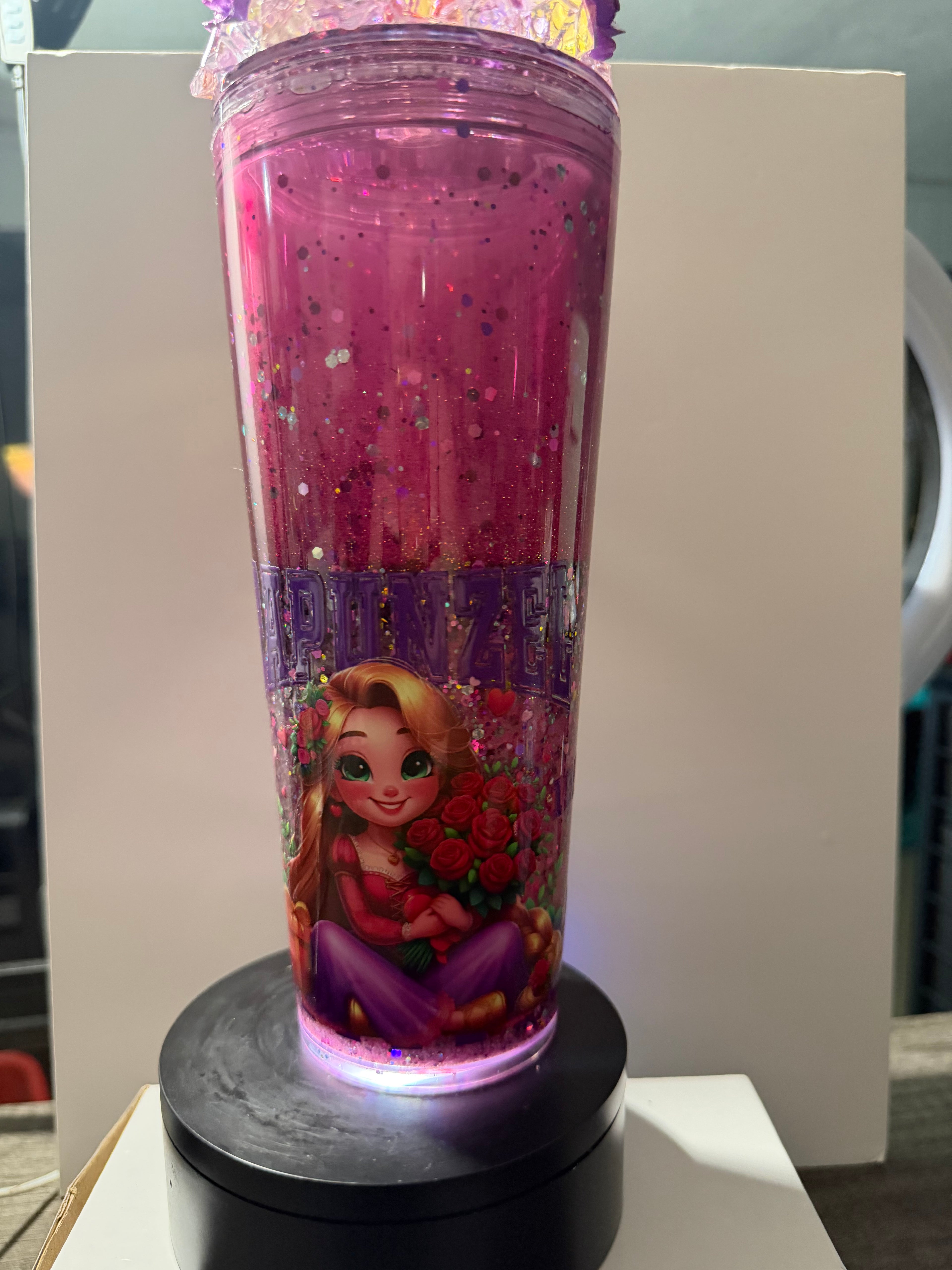 24oz TAPERED CUP - PRINCESS - RAPUNZLE - DREAMSCAPES WITH DECO LID