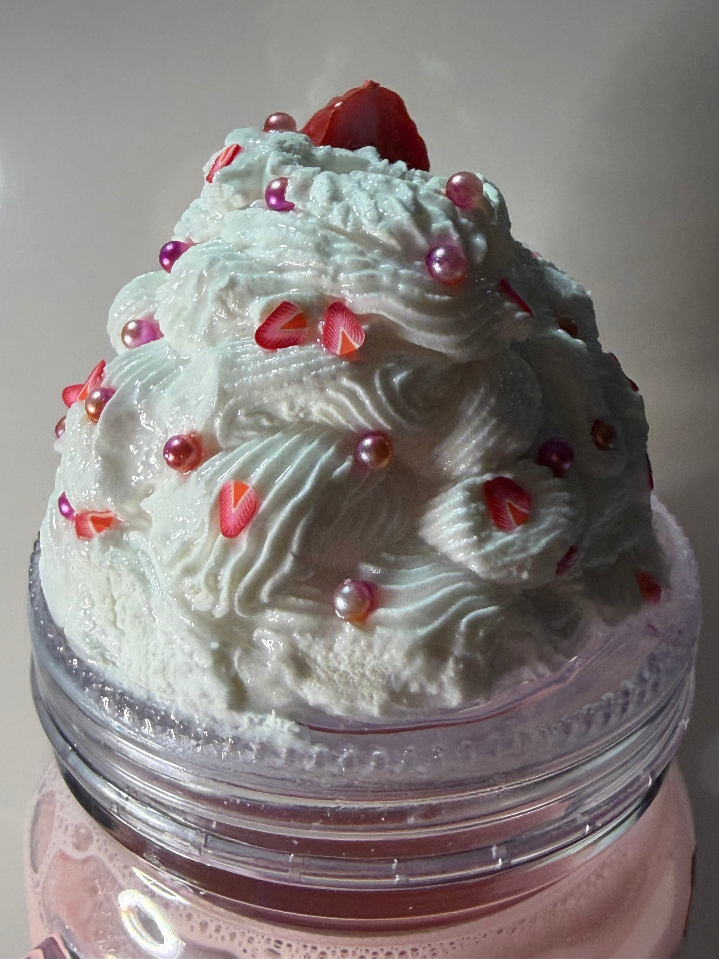 STRAWBERRY MILKSHAKE  CUP WITH DECO LID - 20OZ MASON JAR