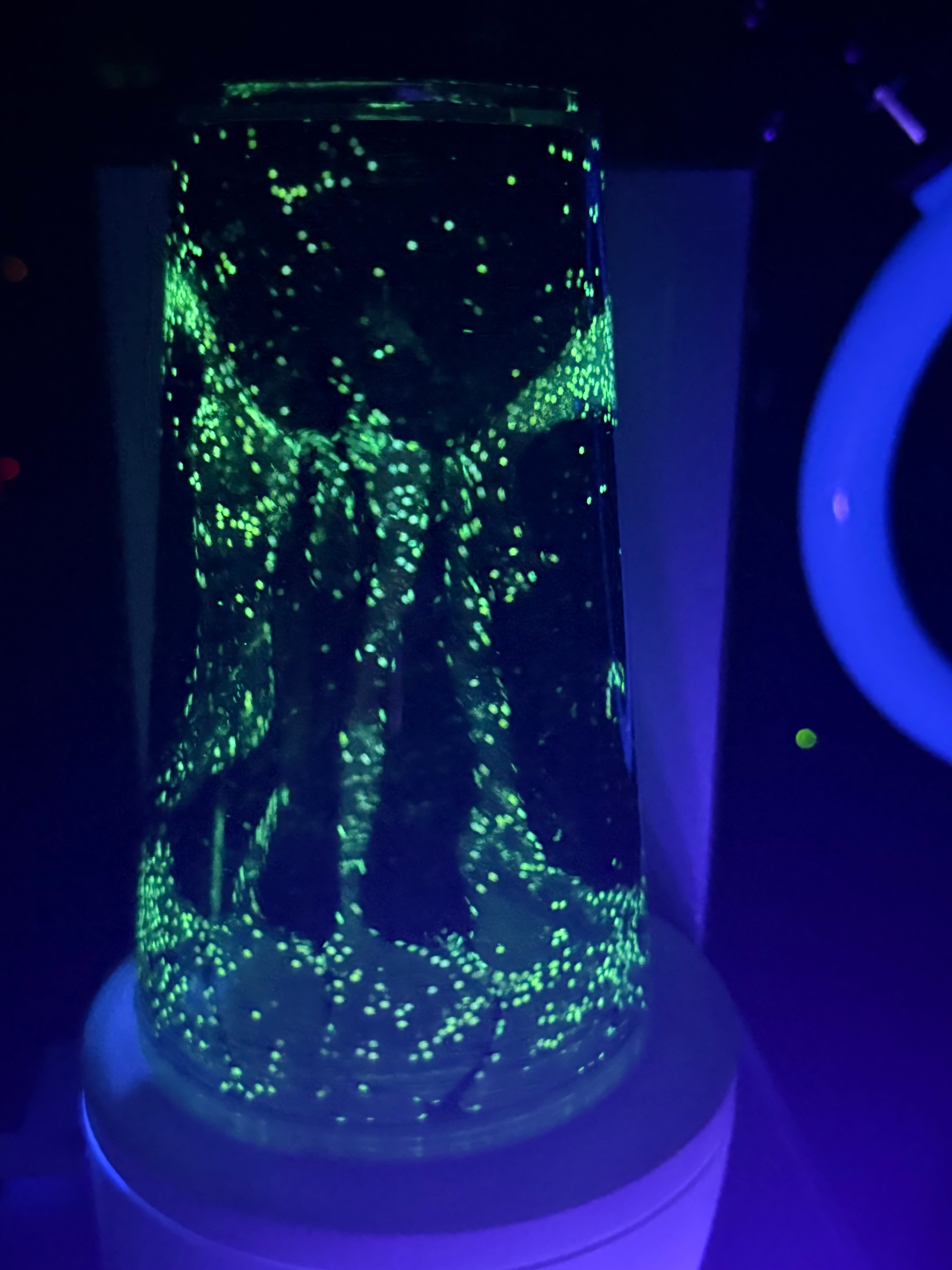 16OZ TAPERED ACRYLIC - REVERSE LAVA - GLOW IN THE DARK