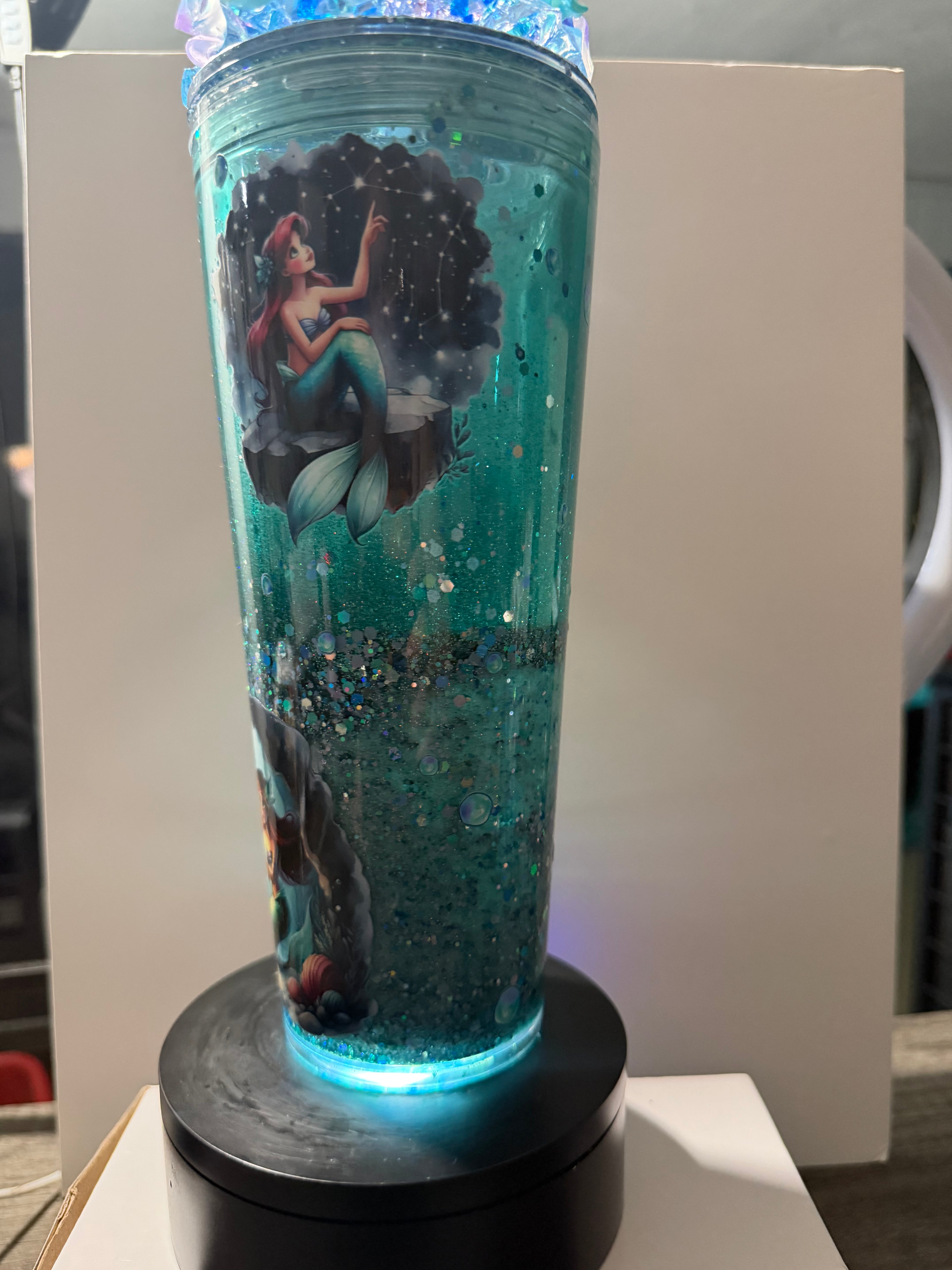24oz TAPERED CUP - PRINCESS - ARIEL DREAMSCAPES WITH DECO LID