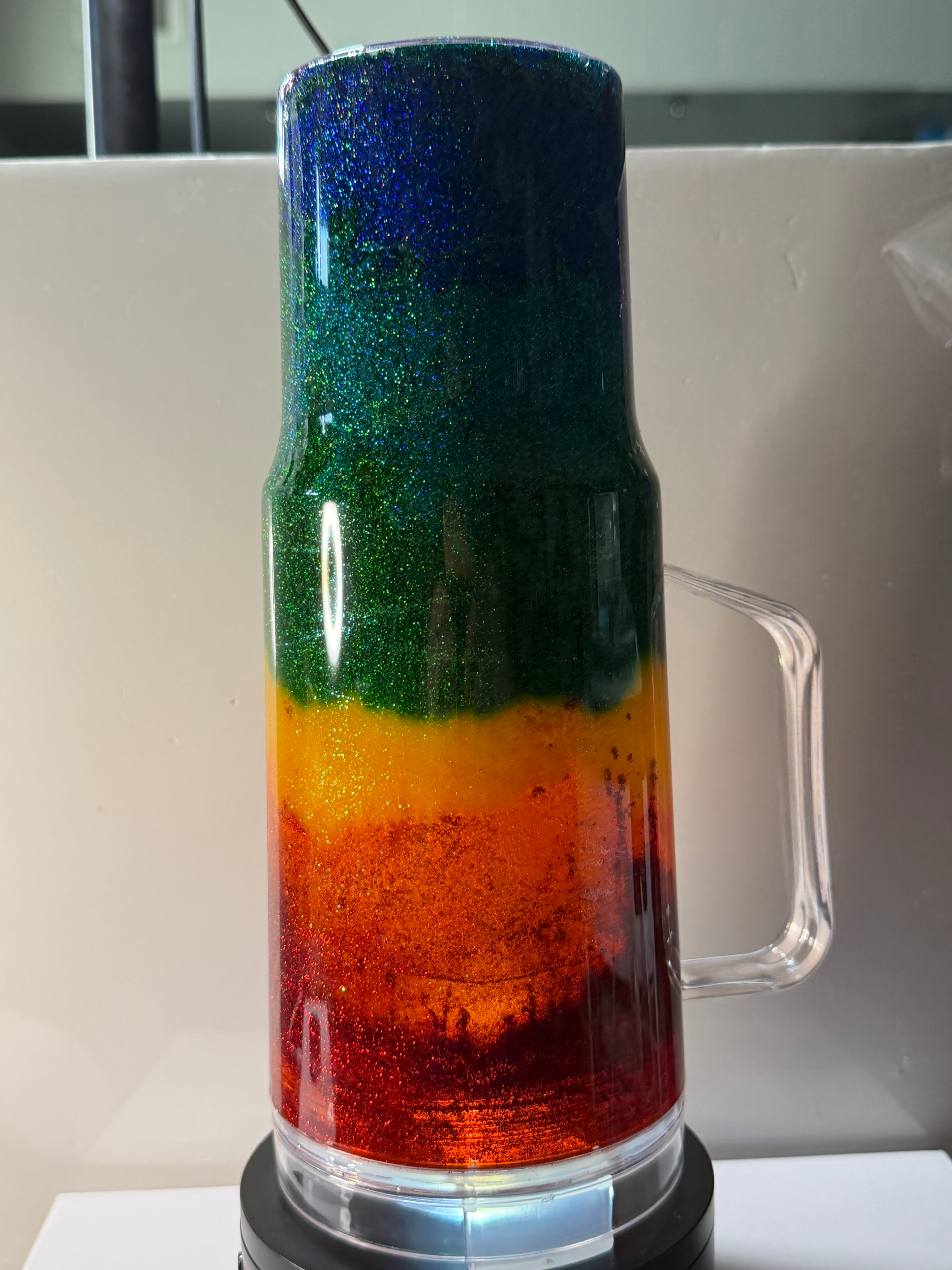 40 OZ ACRYLIC - STACKED OMBRÉ RAINBOW SUSPENDED