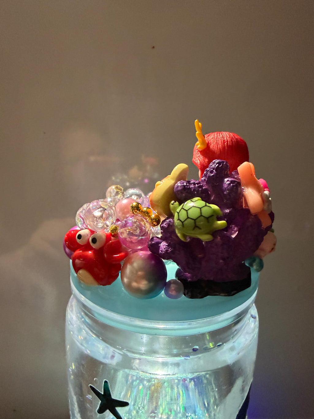20OZ LIBBY ACRYLIC - LITTLE MERMAID DUEL LAVA WITH DECO LID