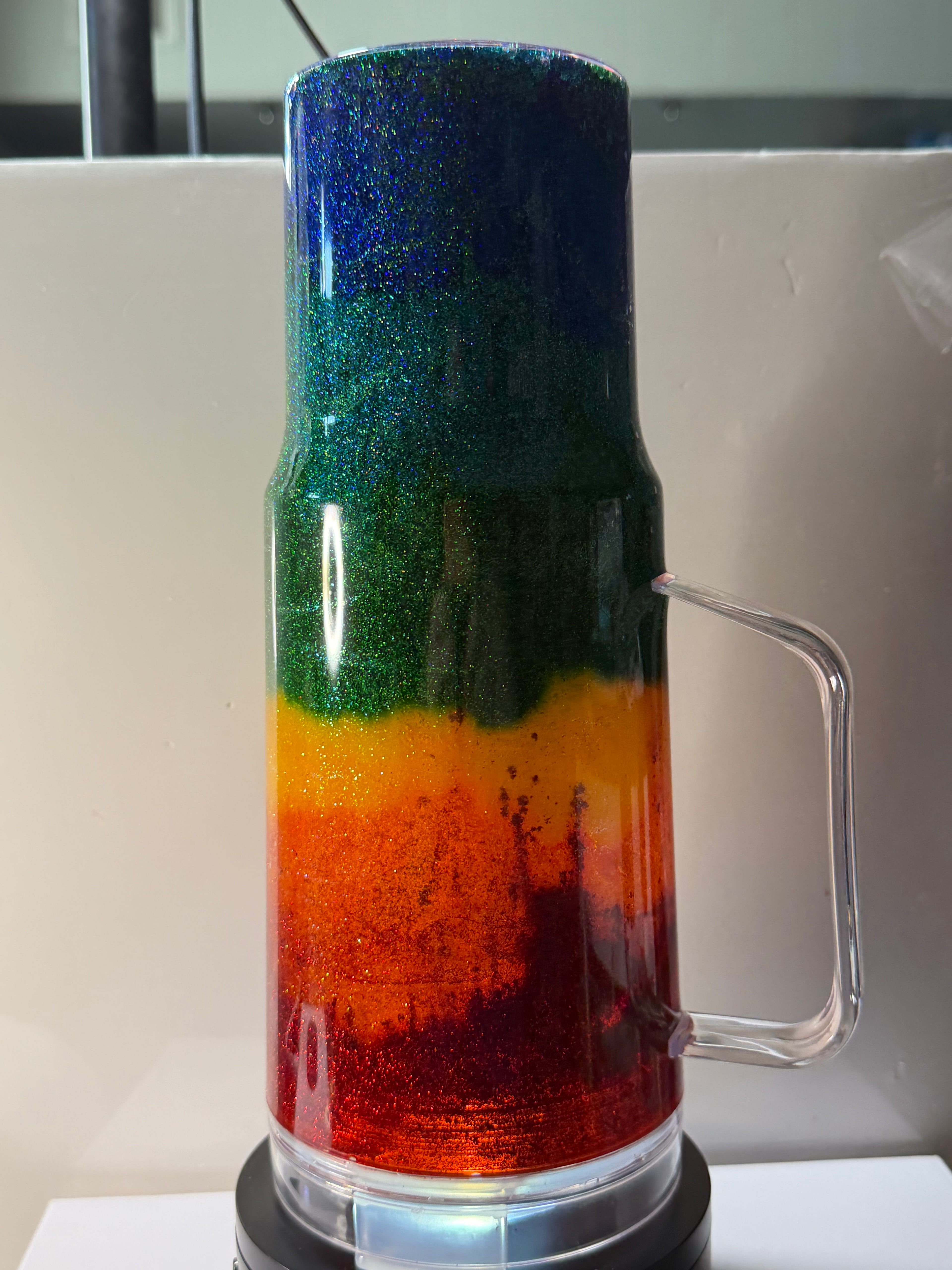 40 OZ ACRYLIC - STACKED OMBRÉ RAINBOW SUSPENDED