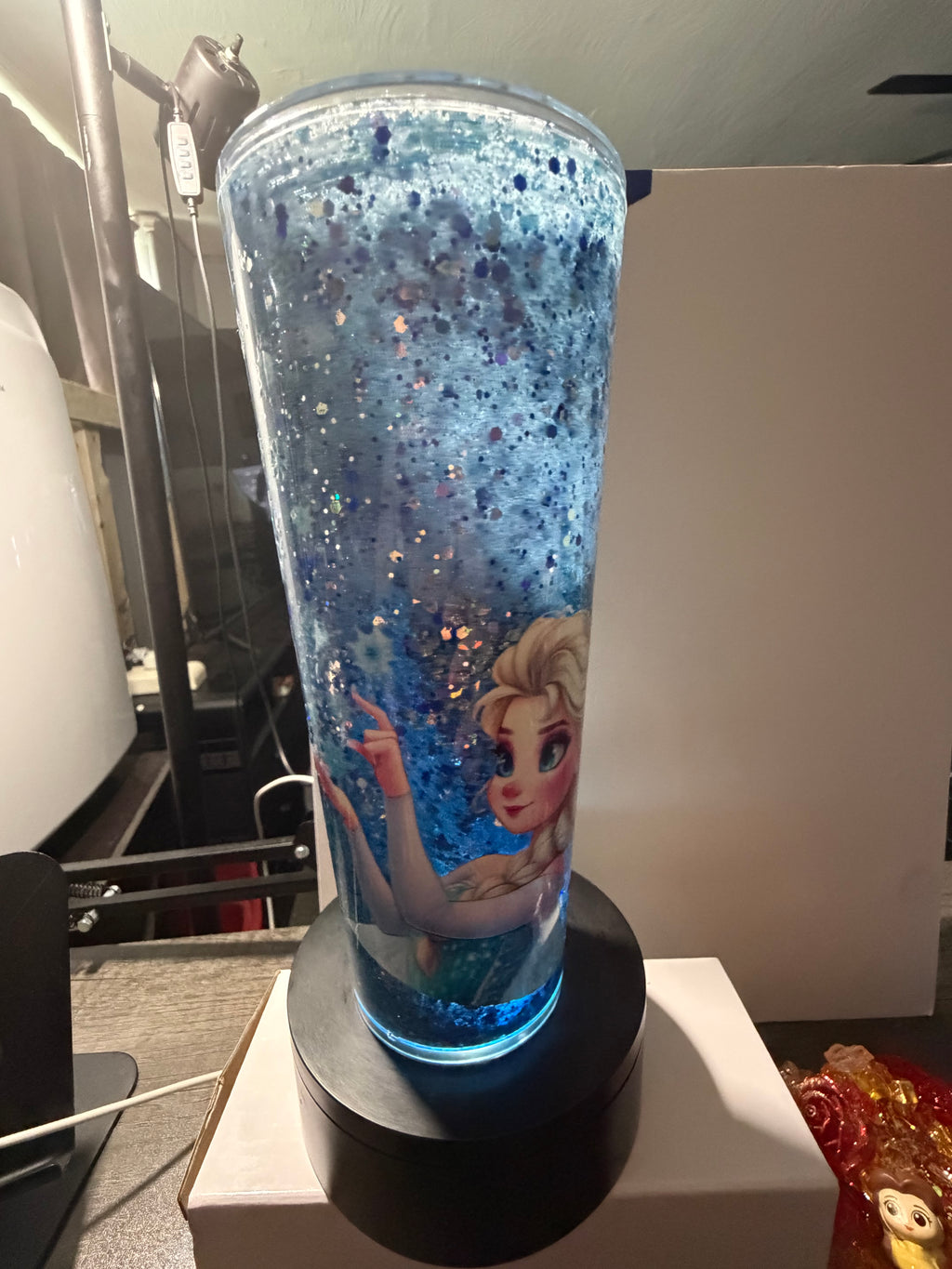 24oz TAPERED CUP - PRINCESS - ELSA/ANNA DREAMSCAPES WITH DECO LID