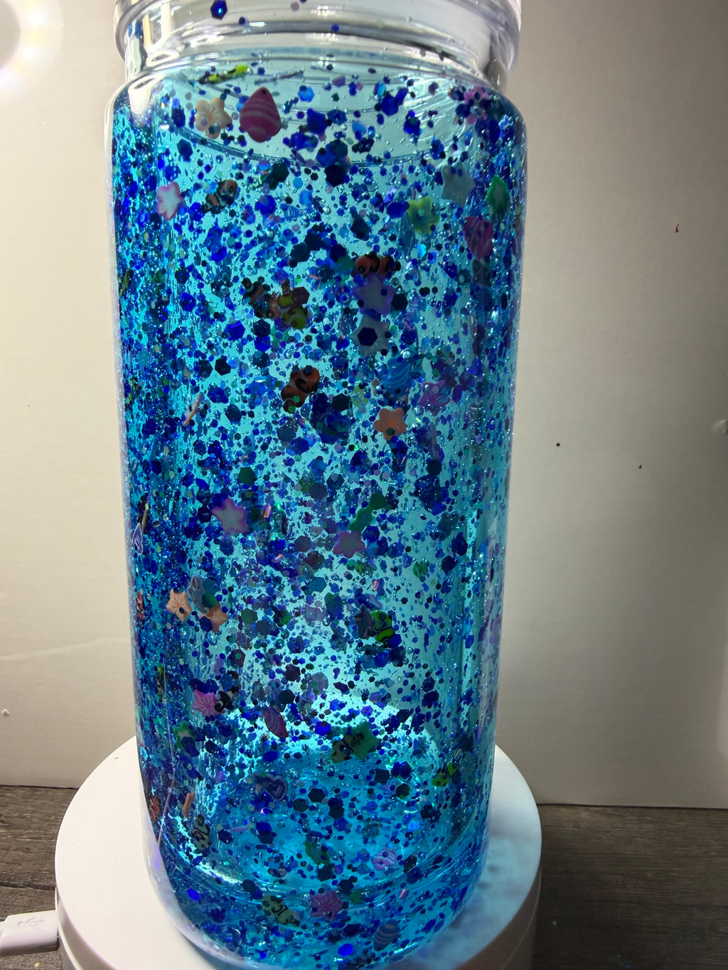 Lighter blue shade Suspended Aquarium cup - 20oz Acrylic Libby