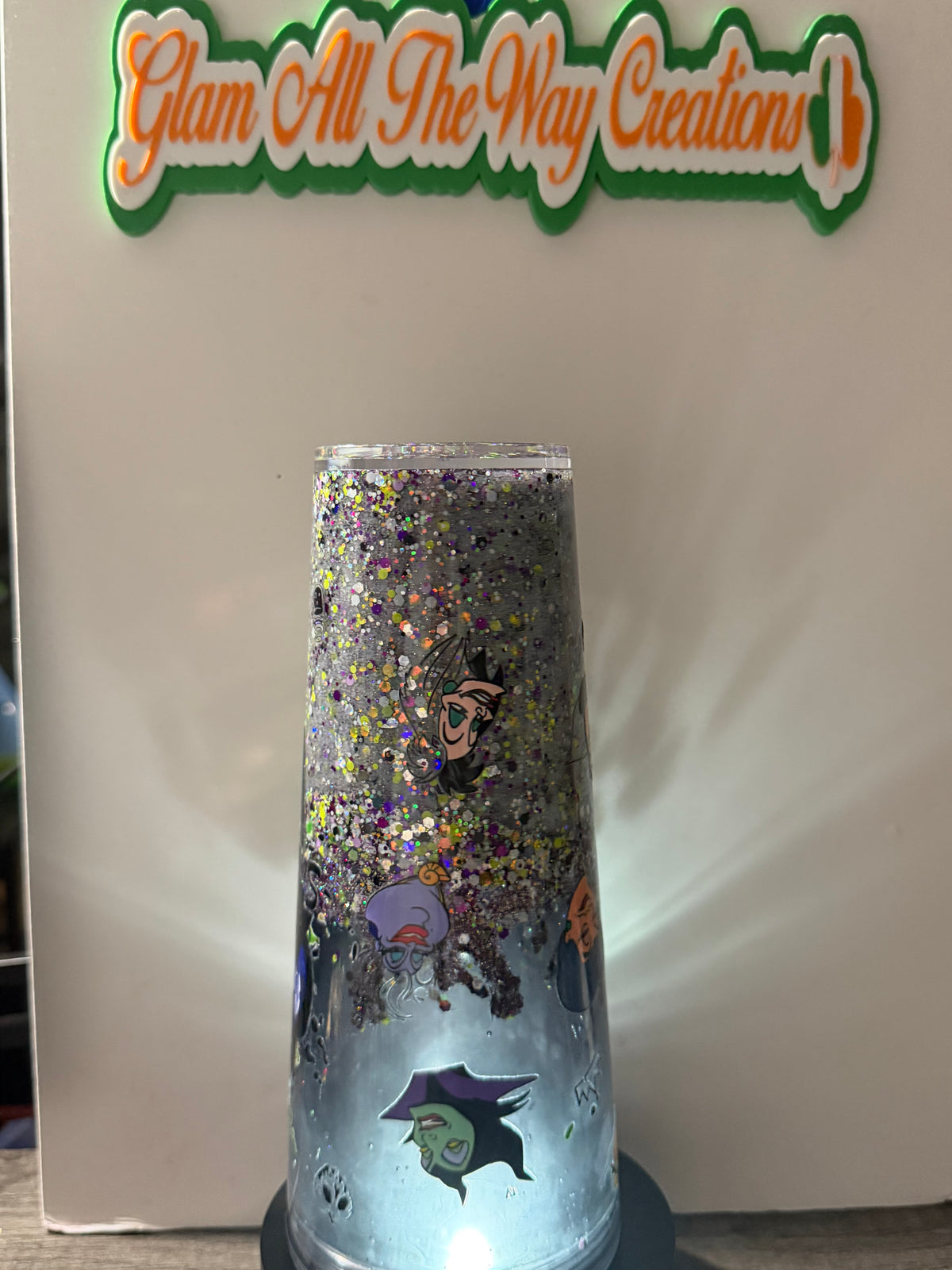 24oz TAPERED CUP - VILLAINS DREAMSCAPES CUP (GLOW) - DECO LID