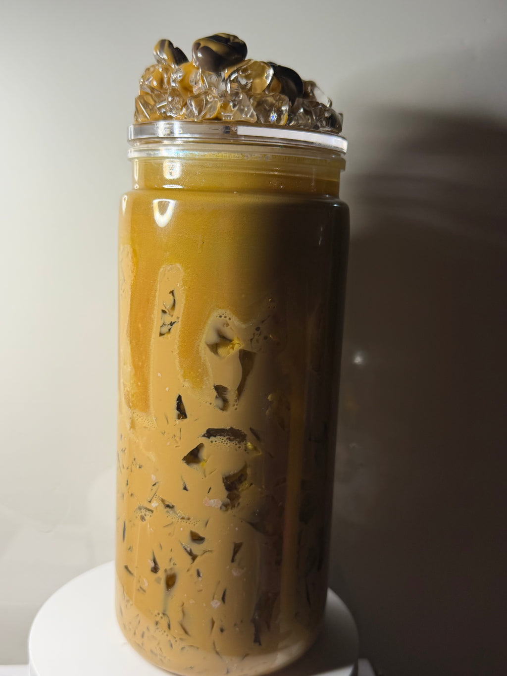 CARAMEL ICED LATTE CUP WITH DECO LID - 20OZ LIBBY CAN STYLE