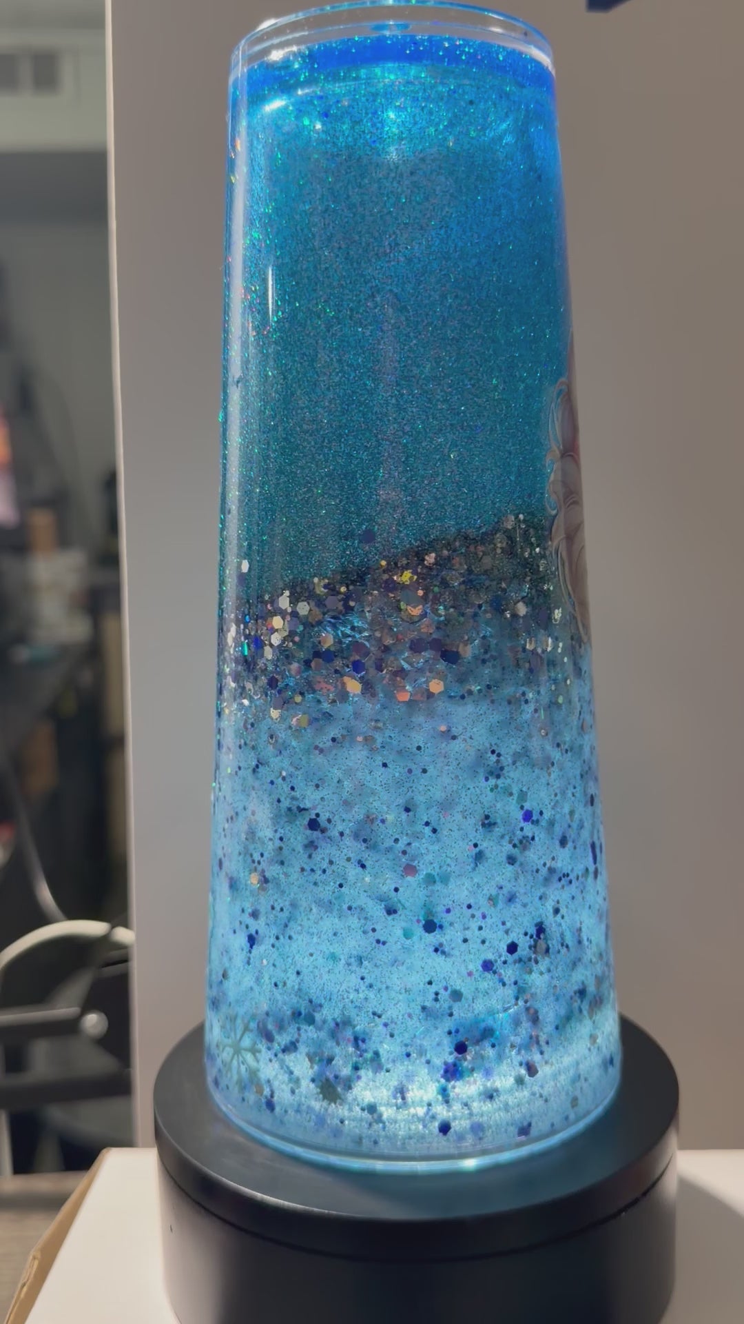 24oz TAPERED CUP - PRINCESS - ELSA/ANNA DREAMSCAPES WITH DECO LID