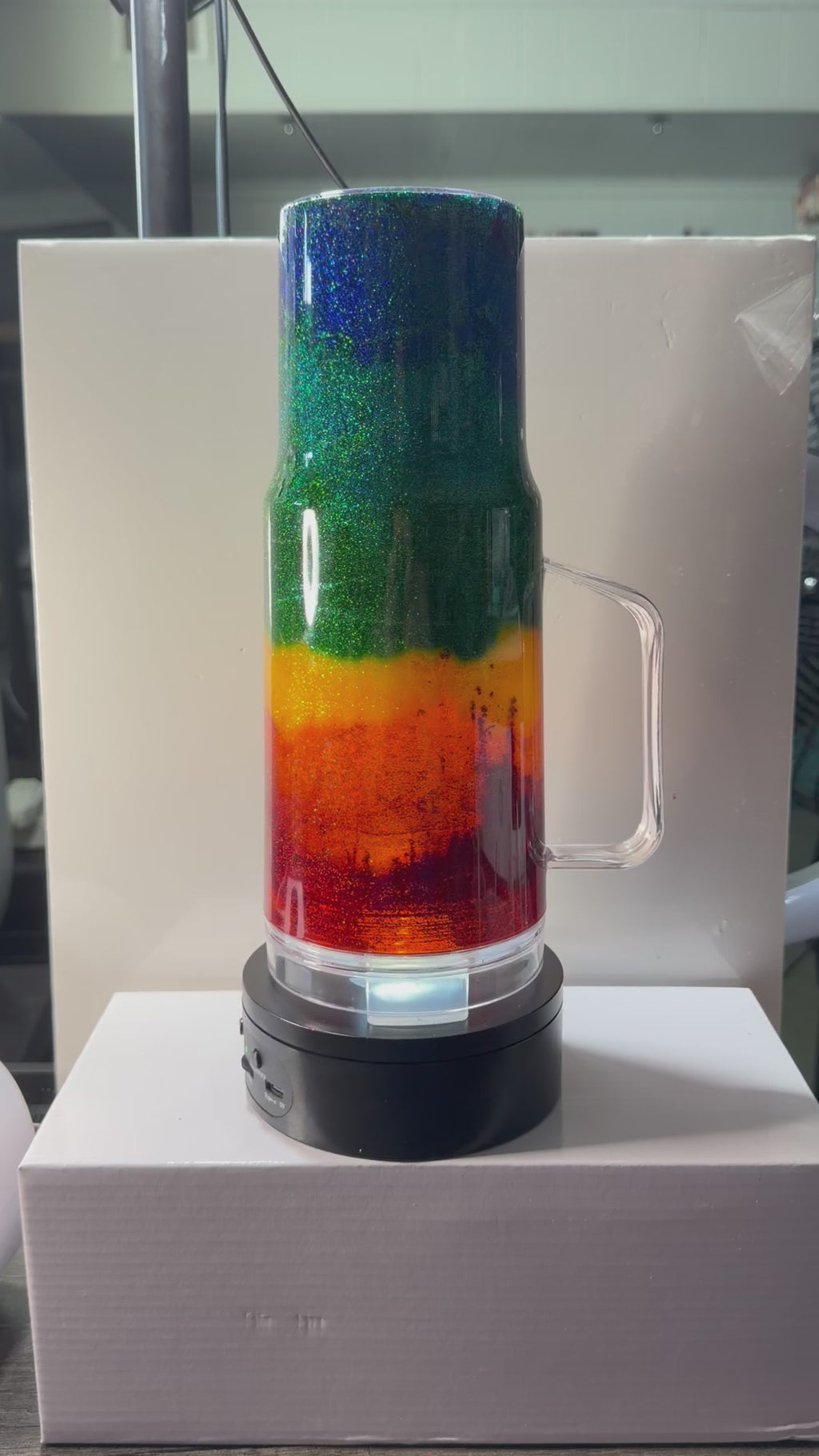 40 OZ ACRYLIC - STACKED OMBRÉ RAINBOW SUSPENDED